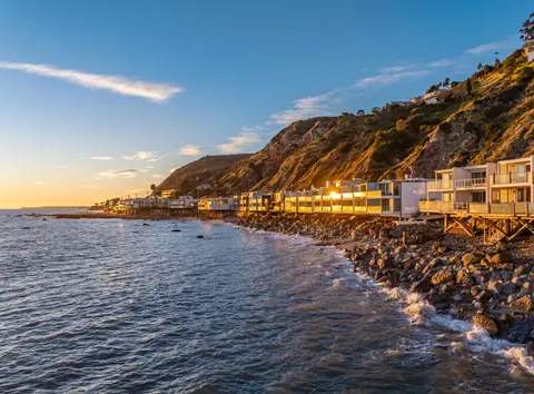Blue Dolphin: An Oceanfront Malibu Sanctuary