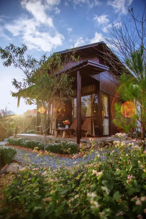 Một căn nhà gỗ ấm áp