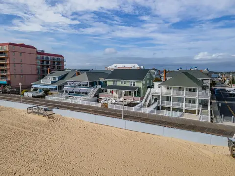 Ocean Front Nancy Claire 1 -Bunker
