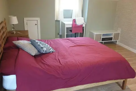 Room minimum 14 nights