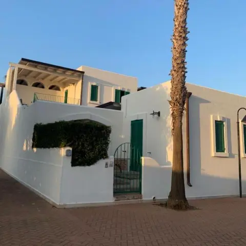 Salento - Accogliente Villetta vacanze in villaggio con piscina vicino a Torre Lapillo