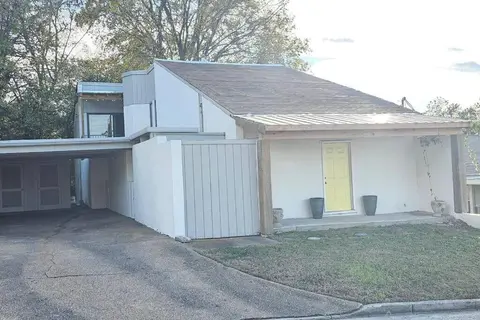Fully Furnished Vicksburg Home Sleeps 10