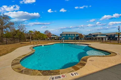 OM A13 Gruene Grove Bungalow at Old Mills Resort