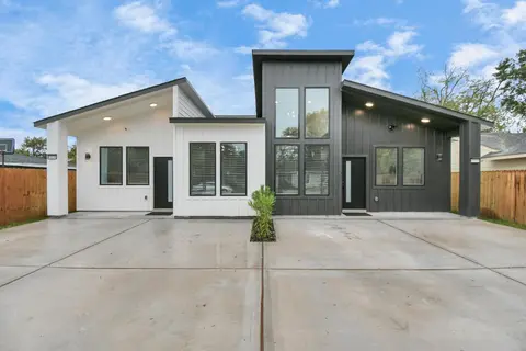 New! Modern 3BR/2BA Near Downtown/Foosball/Netflix