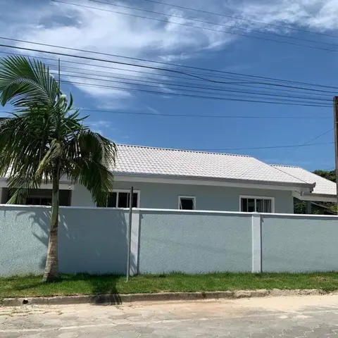 M&M House - Casa com Piscina e Ar Condicionado em Matinhos