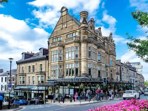 Harrogate House Apt 4 - Cheltenham Parade Loft