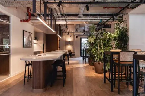 Luxurious 2 Bedroom Central Flat