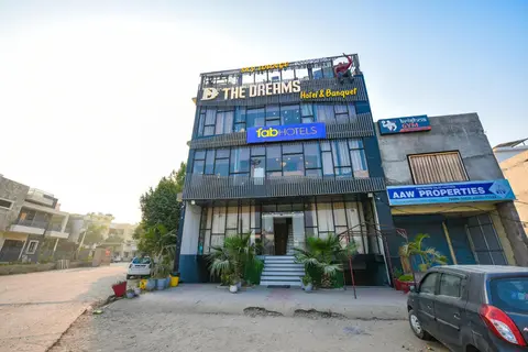 FabHotel The Dreams