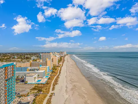 Nicely Updated Direct Ocean Front Studio with Panoramic Views Palace Resort 2101