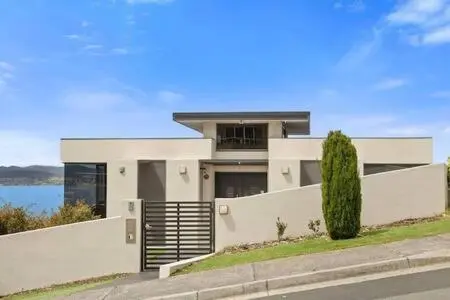The View Sandy Bay 5 bedroom