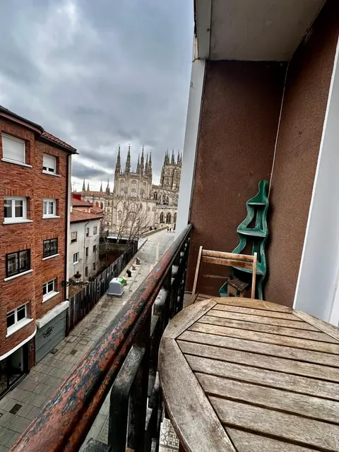 Vista a la catedral de Burgos wifi free