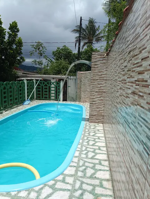 Casa com piscina em Mongaguá