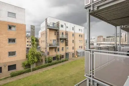 Lovely 1 bed Station flat - Central With Sofa Bed