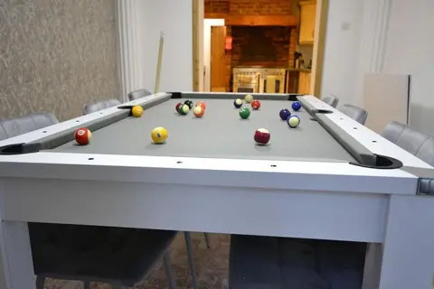 The Hive 4 Bed House Pool Table Air-con