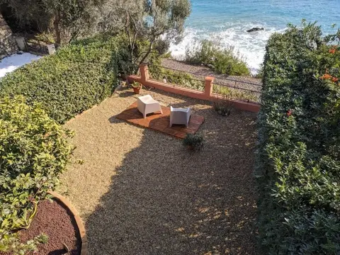 Terrace on the sea: beach & pool