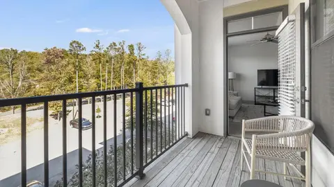 Landing Modern Apartment with Amazing Amenities (ID3573X90)