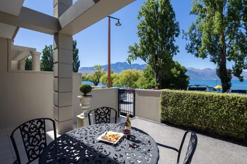 Manuka Lakeside Apt- Free Parking- Walk To Town
