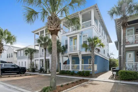 Anna's Beach House Walk-Out To 30A in Seacrest- Pet-Friendly