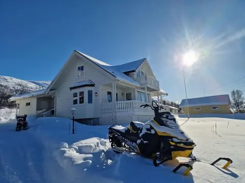 Blabergan Lodge in the Lyngen Alps