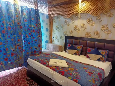 Hotel Kashmir Heaven
