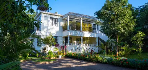 LIGHTNESS APARTMENTS