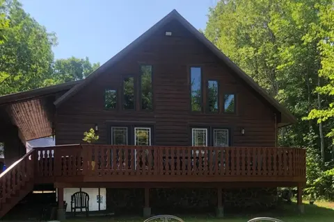 Deerwood Cabin on Lake Gogebic - near to ATV/Snowmobile trails