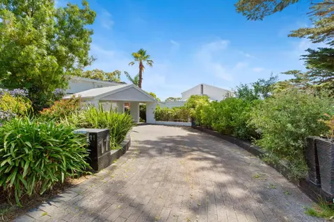 Baía Casa – Mornington Peninsula Accommodation with Private Beach Box