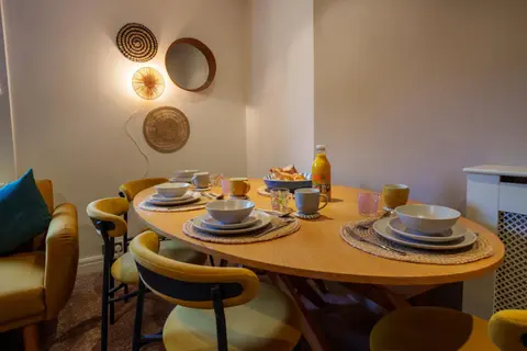 Stay with airhgt @ Luxe Apartment in Central Harrogate