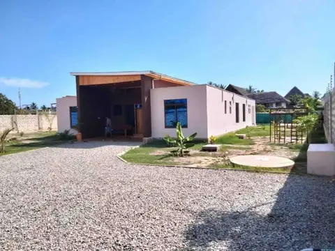 Backdoor Villa