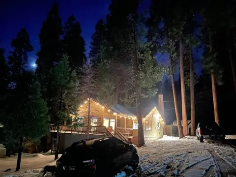 Cozy Cabin Retreat