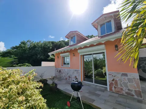 Villa 4 étoiles MWoodsuite MartiniqueSun - Coquet & Central avec piscine et jardin privé