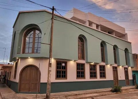 Puerto Malabrigo, Plaza de Armas (Chicama, Peru)