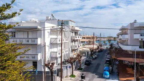 Sea, Sand n' Style La Bella's Port & Beach Retreat