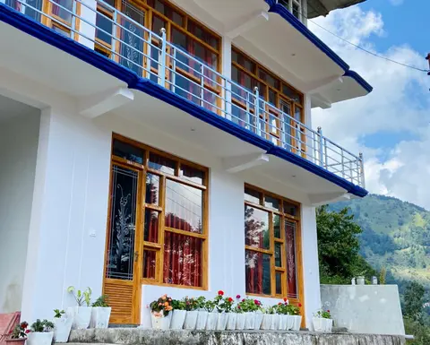 Hotel Mansarovar Inn