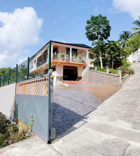 L'appart Ixora climatisé avec terrasse !