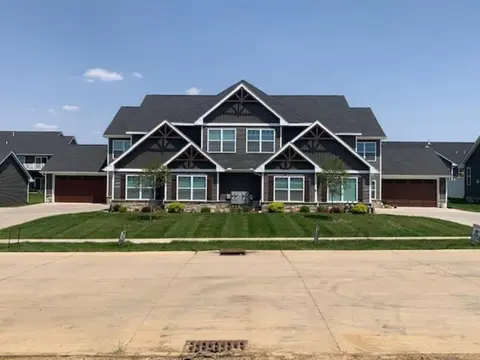New Beautiful 3 Bedroom Condo in Bettendorf