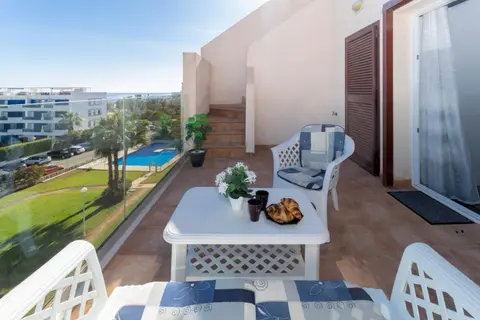 Victoria Sunny flat with sea and pool view