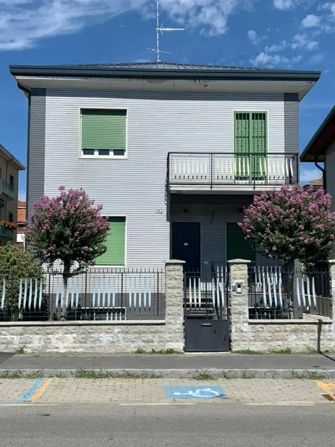VillaFiera, Flat at metro, easy parking, near Fiera