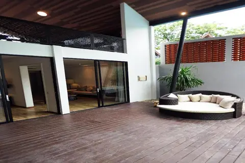 Aquila Villa