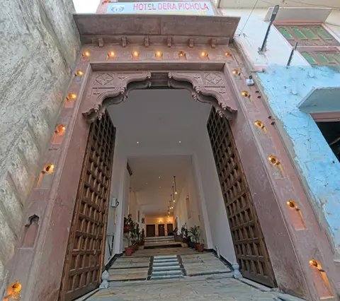 DERA PICHOLA- A Lake Facing Boutique Hotel