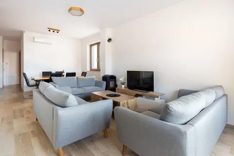 Apartments near Ljubljana, Sleeps 10, Free Parking