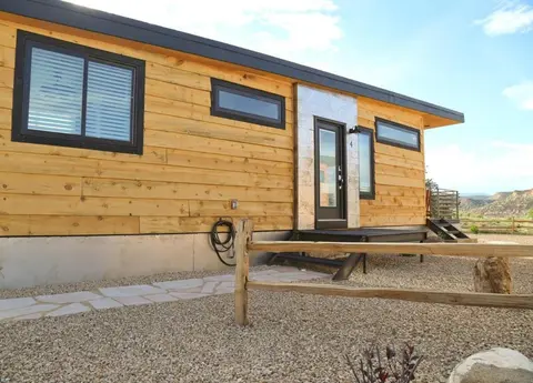 Escalante Escapes Holly Hock- King Escape