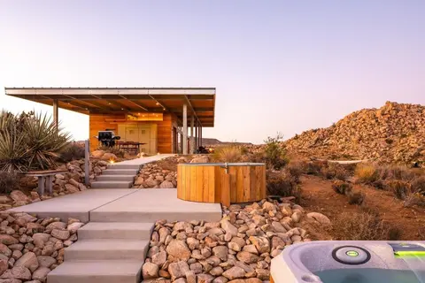 Hawk and Mesa- 120Acre Icon with Cowboy Pool Hot Tub