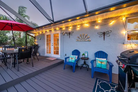The Farm House! Spacious private pool home with grill and fully stocked kitchen!