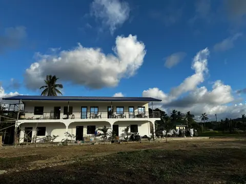 Mariobellas Inn or Mario's White House