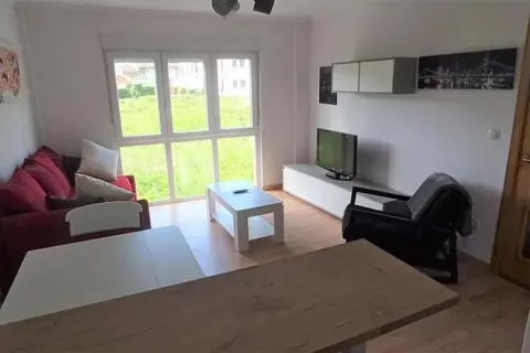 Apartamento con piscina a 100 metros de la playa