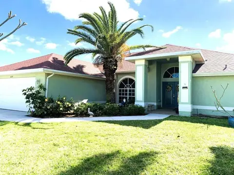 Relax with nature in our Waterfront 4 bedroom -HEATED POOL HOME-KING BED