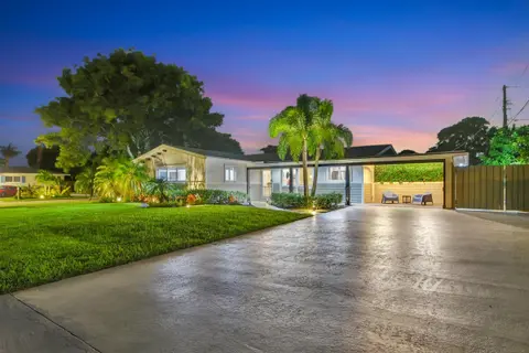 Coastal Palms House