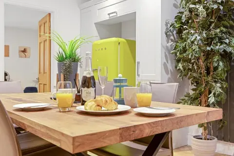 Luxurious 3 Bedroom Apartment in Park Estate