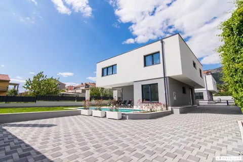 Kastel Two